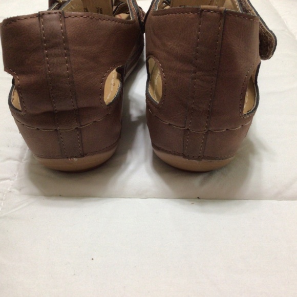 Luo ge sandals. Size 8.5. So lightweight and great cushion - Picture 3 of 8